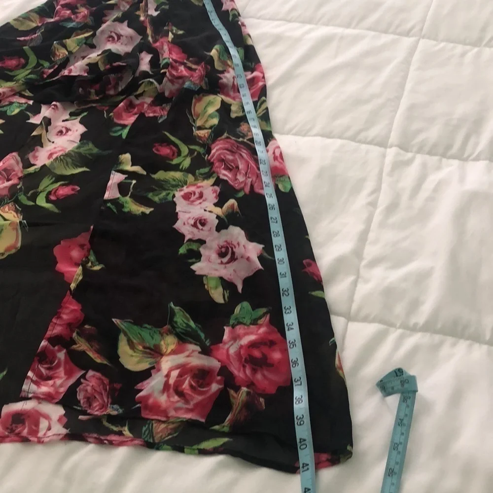 Let Them Eat Cake floral & black short skirt - Picture 7 of 9
